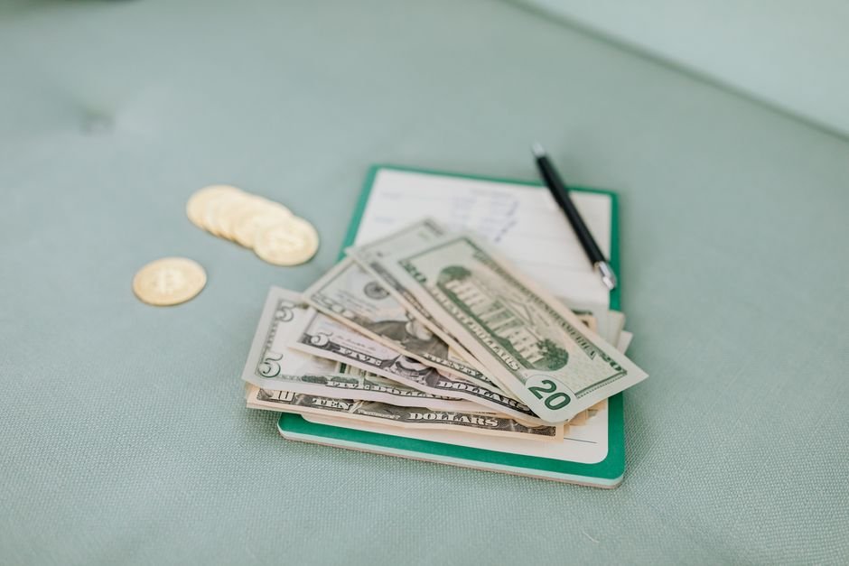 Inventory Mastery: How to Avoid Stockouts and Keep Your Dollar Store Thriving — Photo by www.kaboompics.com on Pexels