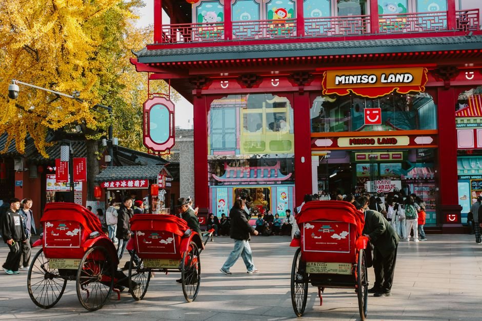 Miniso Franchise vs. Dollar Store: Which is More Profitable in 2026? — Photo by Abderrahmane Habibi on Pexels