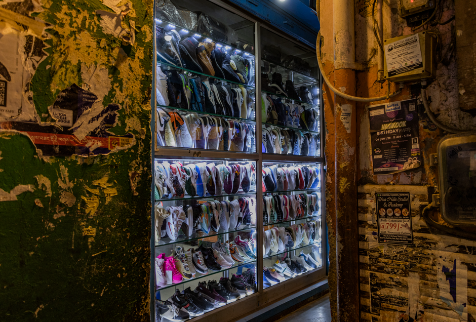 How to Open a Dollar Store in Delhi, India — Photo by Shantum Singh on Pexels