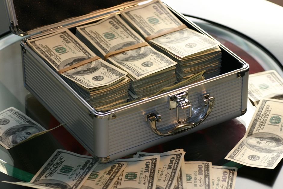Dollar Store Success Stories: 5 Entrepreneurs Who Built Profitable Businesses from Scratch — Photo by Pixabay on Pexels