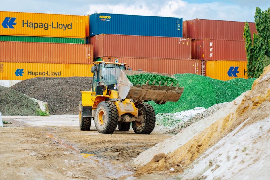 Container Loading for Dollar Store Products: Maximize Space and Minimize Damage — Photo by Keegan Checks on Pexels