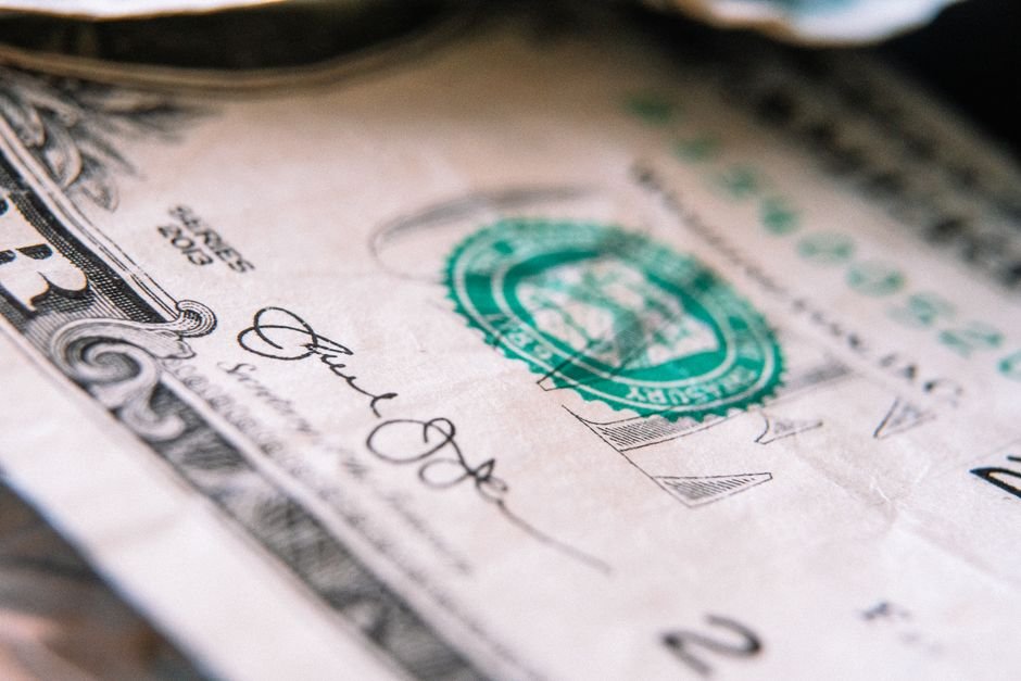 Dollar Store Markets Worldwide 2026: Your Country-by-Country Sourcing Guide — Photo by Matthias Groeneveld on Pexels