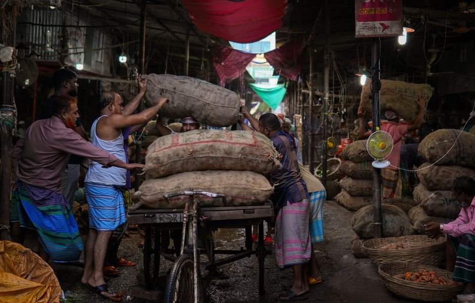 Dollar Store Wholesale Supplier for Dhaka, Bangladesh — Direct from Yiwu — Photo by Shanto Debnath on Pexels