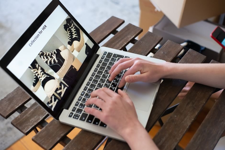 Best Chinese Wholesale Website: AwwwStore for Dollar Store Finds — Photo by Kampus Production on Pexels