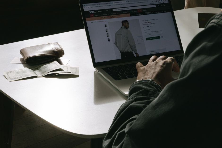 Wholesale Websites in China: AwwwStore Yiwu Guide — Photo by Ivan S on Pexels