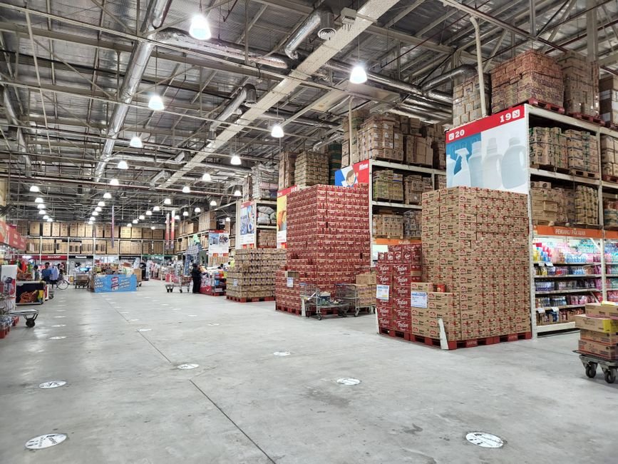 Top China Wholesalers for Dollar Store Supplies — Photo by Antonius Natan on Pexels