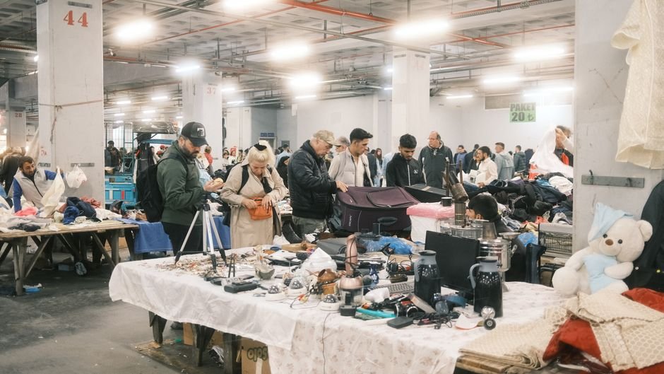 How to Buy Wholesale Items from China — Photo by Sami TÜRK on Pexels