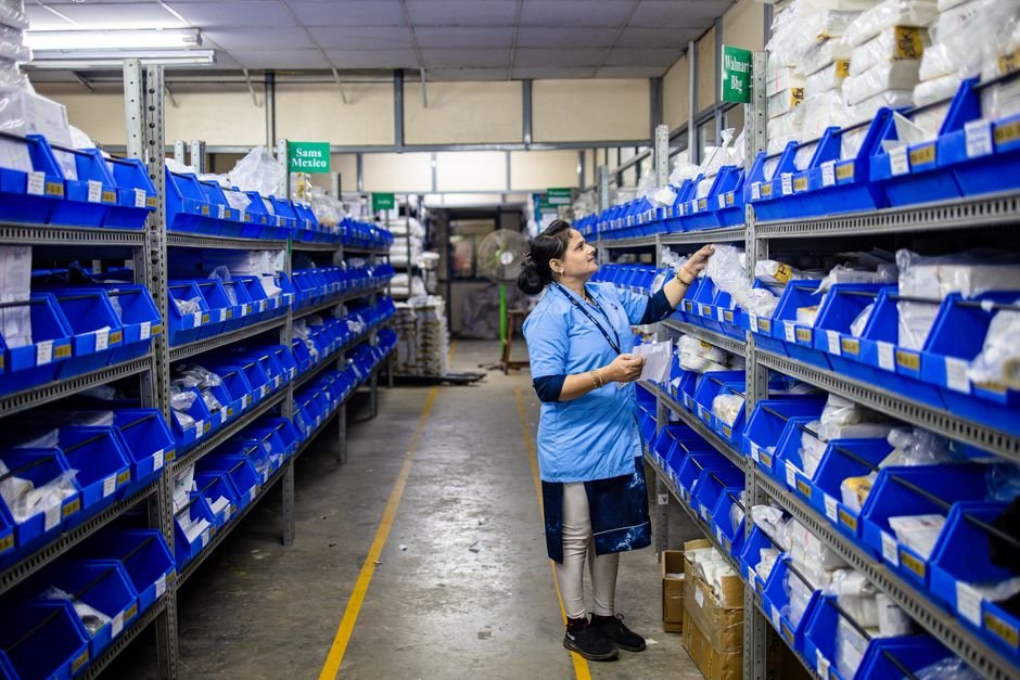 Wholesale Supplier India: Find, Vet & Compare with China Sourcing — Photo by EqualStock IN on Pexels