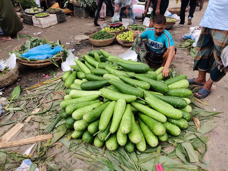 Wholesale Market in Bangladesh: 99 Taka Store Sourcing Guide — Photo by Shahadat  Hossain on Pexels