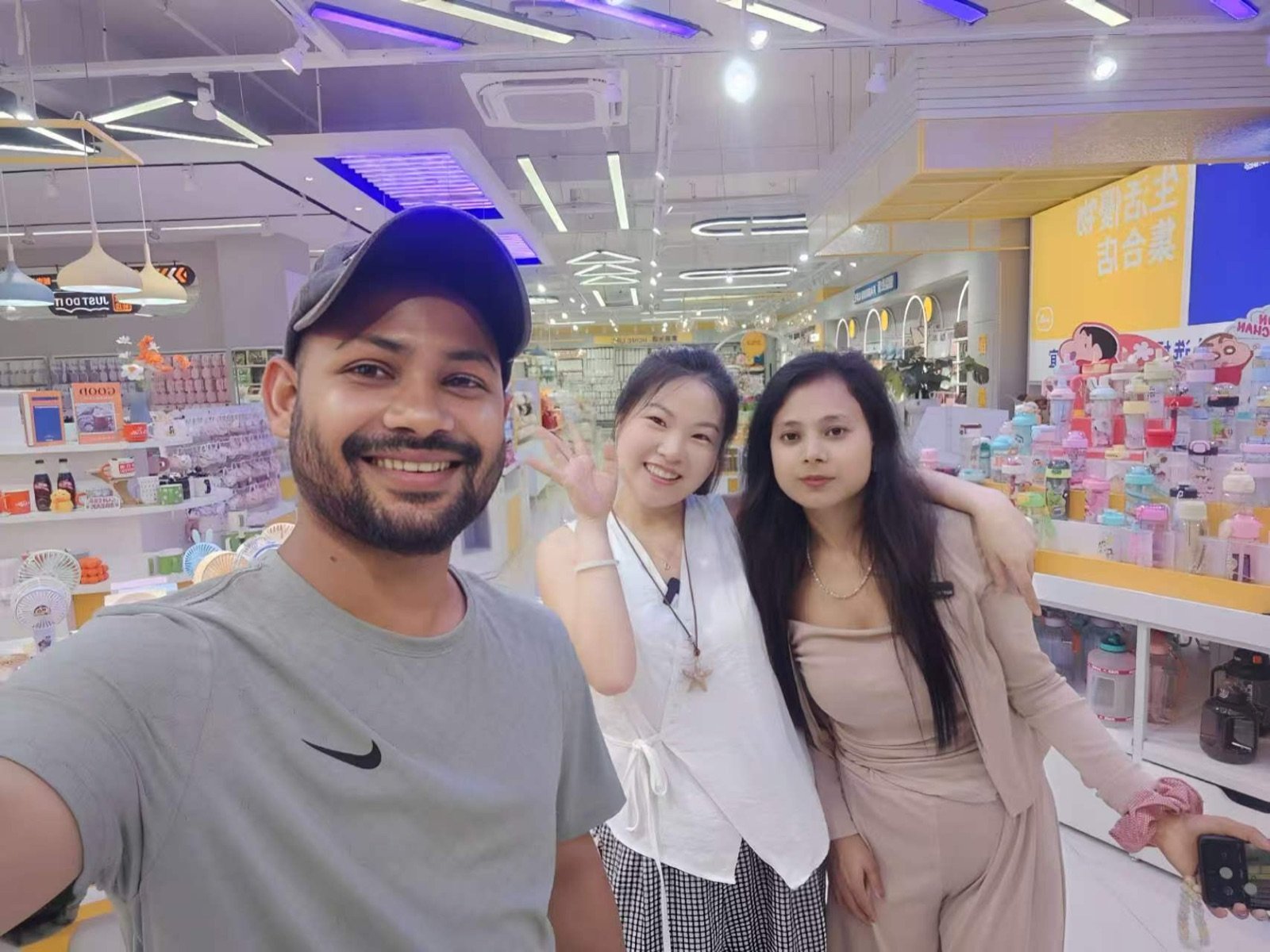 Buyer visit and cooperation with AwwwStore team