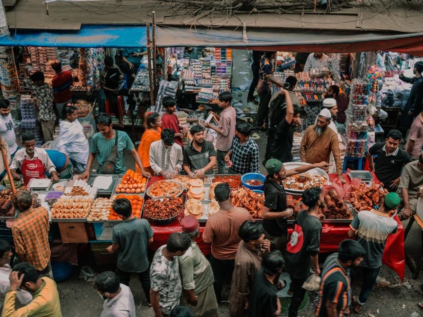 Karachi Wholesale Market: Best Dollar Store Deals — Photo by Shubhra Dhar on Pexels