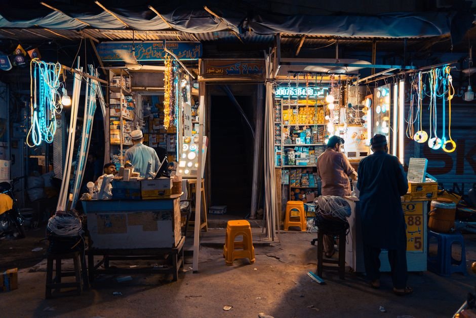 Dollar Store Pakistan: Bulk Wholesale at AwwwStore — Photo by Aa Dil on Pexels