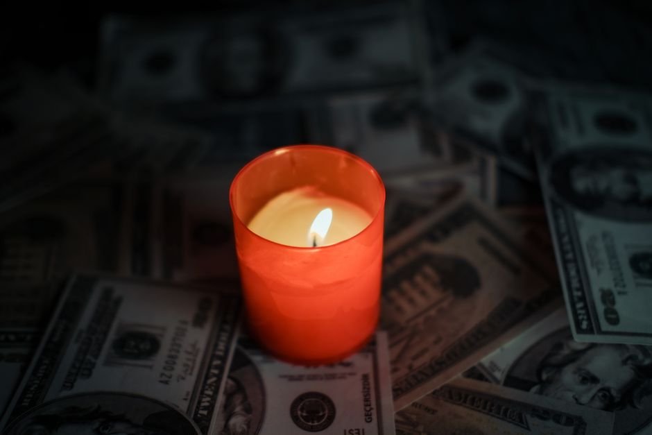 Best Dollar Store Candles Wholesale at AwwwStore — Photo by Zeynep Sude Emek on Pexels