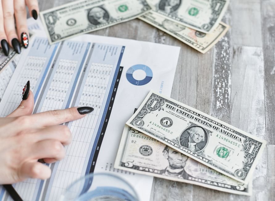 How to Create a Dollar Store Business Plan — Photo by Mikhail Nilov on Pexels