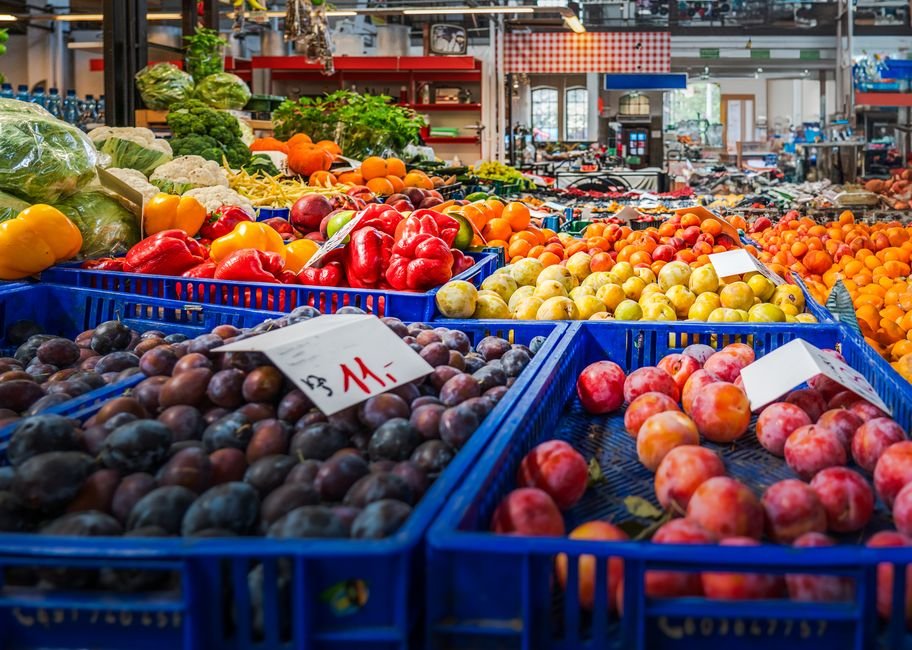 Canton Fair Dollar Store Products: Yiwu Wholesale Guide — Photo by Jakub Zerdzicki on Pexels